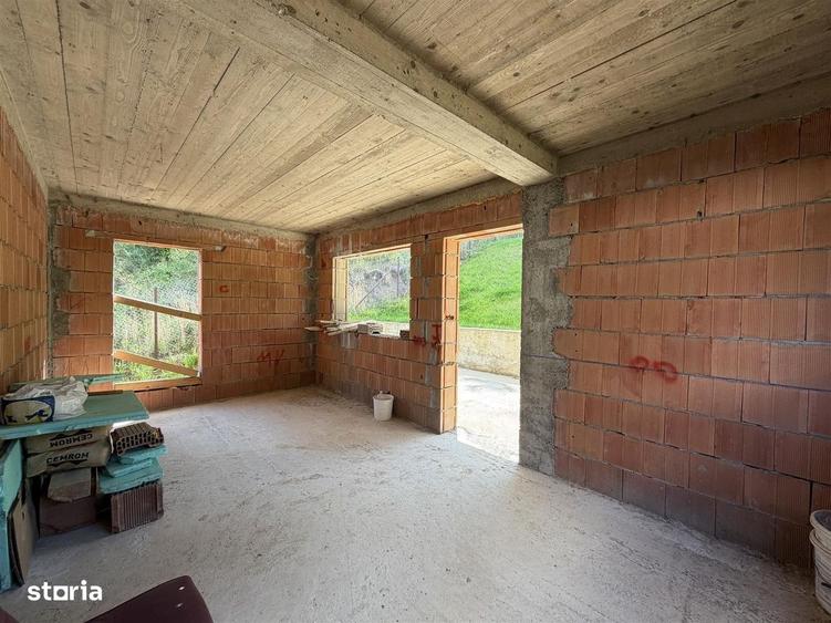 Casă cu 4 camere în Paltin