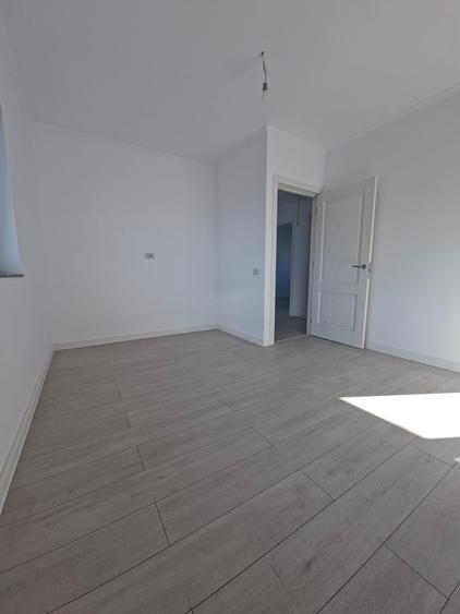 Duplex cu 4 camere cu Canalizare în Miroslava