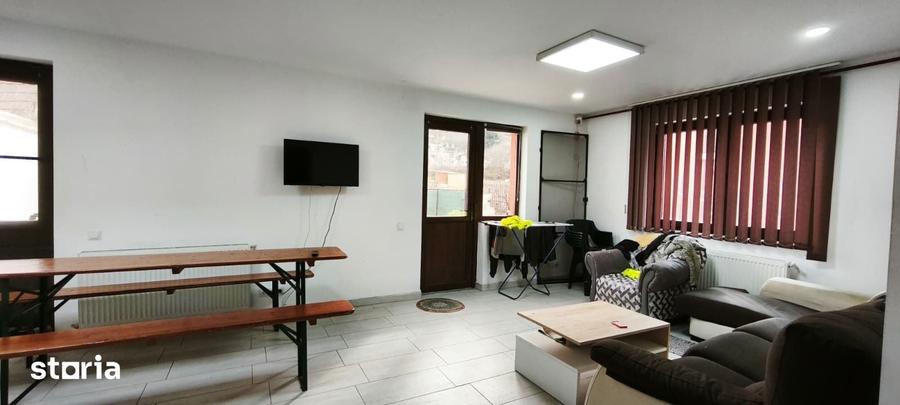 Casă cu 6 camere cu Teren 500 Mp în Criș