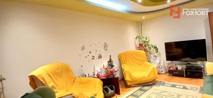 Apartament cu 3 camere decomandat, mobilat în Aradului