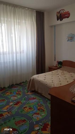 Proprietar inchiriez apartament 4 camere decomandat - 8