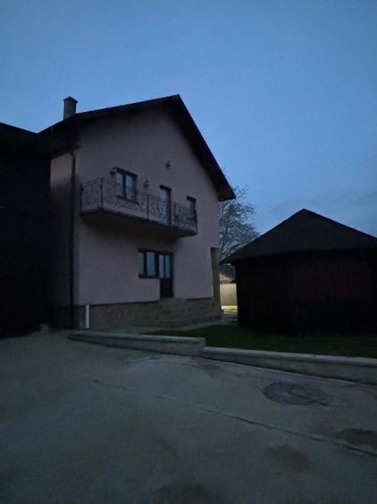 Casă cu 5 camere cu Canalizare în Draxini