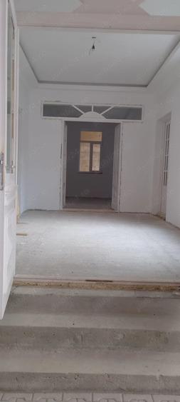 Spațiu comercial, de 100 mp, în Cărpiniș