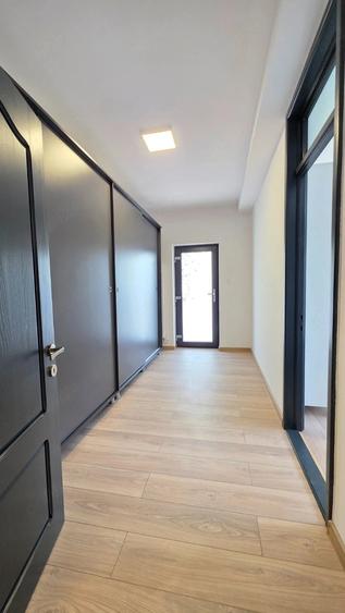 Casă cu 7 camere cu Teren 300 Mp în Ultracentral