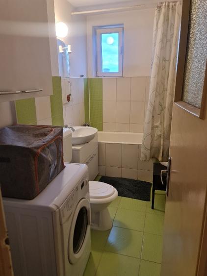 Garsonieră decomandată în Barbu Văcărescu