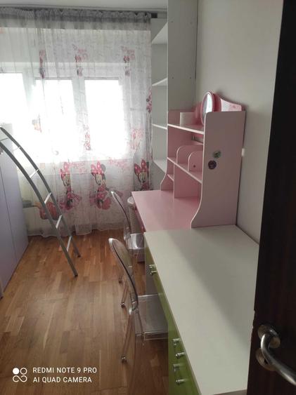 Apartament cu 3 camere decomandat în George Enescu