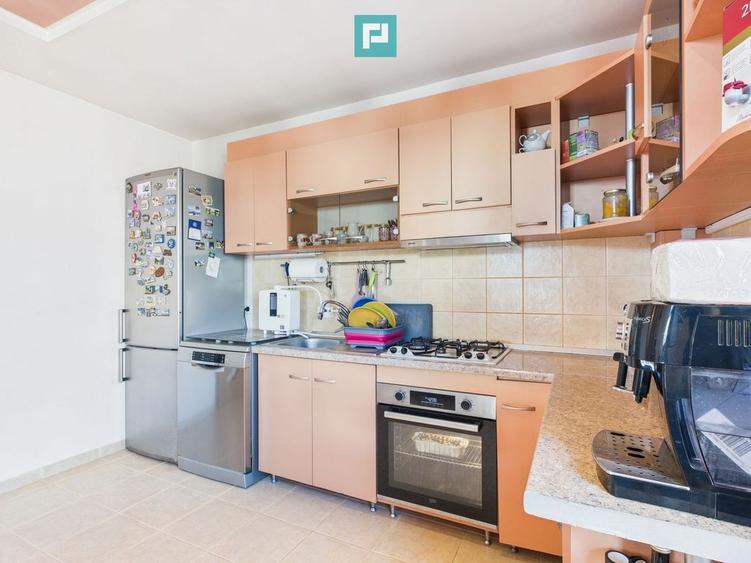 Casă cu 5 camere cu Teren 431 Mp în Aradului