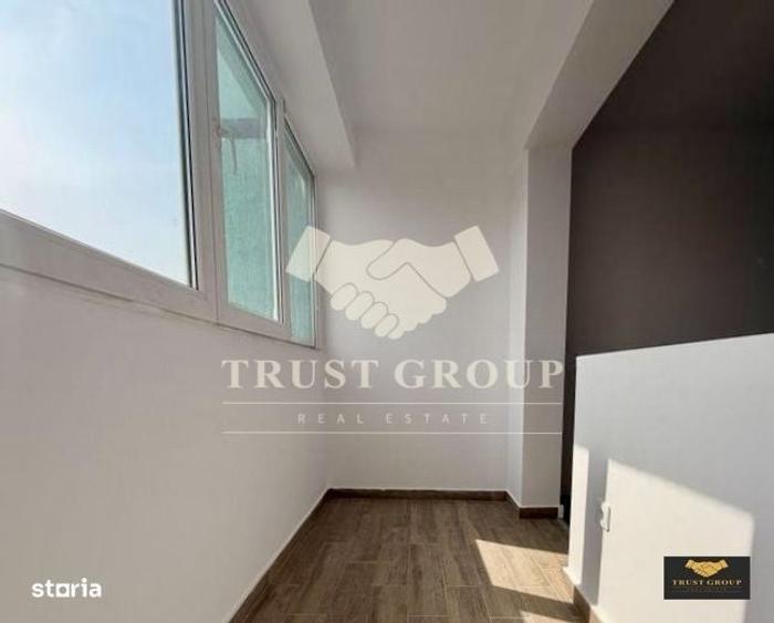 Apartament cu 3 camere decomandat în P-ța Victoriei