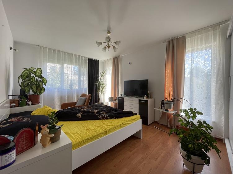 Duplex cu 8 camere cu Canalizare în Otopeni