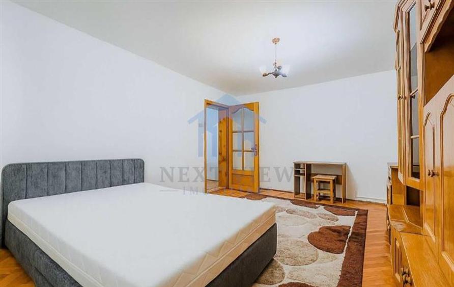 Apartament cu 3 camere decomandat în Zorilor — fotografia 1