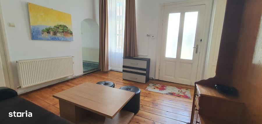 Garsonieră în Sub Arini