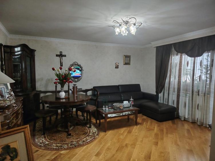 Apartament cu 3 camere decomandat, mobilat în Gară