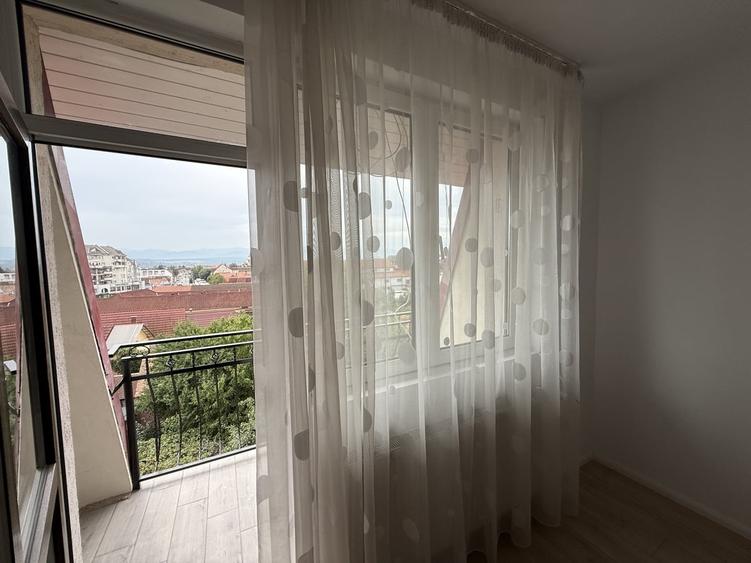 Apartament cu 3 camere decomandat în Vest