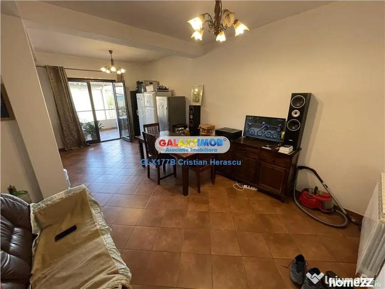 Apartament cu 3 camere semidecomandat în Central