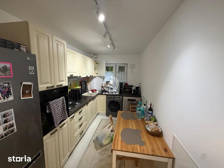 Apartament cu 4 camere semidecomandat în Tătărași