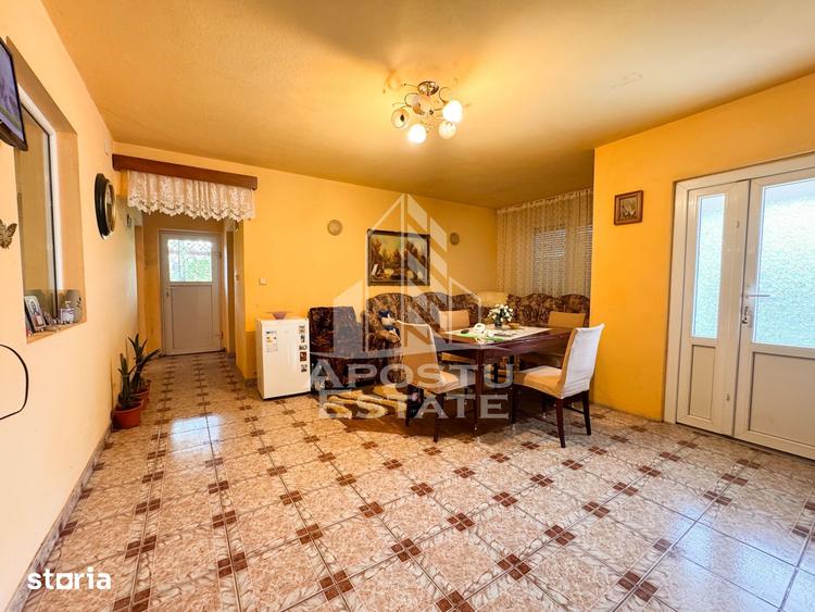 Casă cu 4 camere cu Teren 3000 Mp în Central