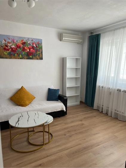 Apartament cu 2 camere decomandat în Crângași