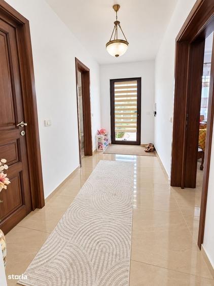 Casă cu 4 camere în Central