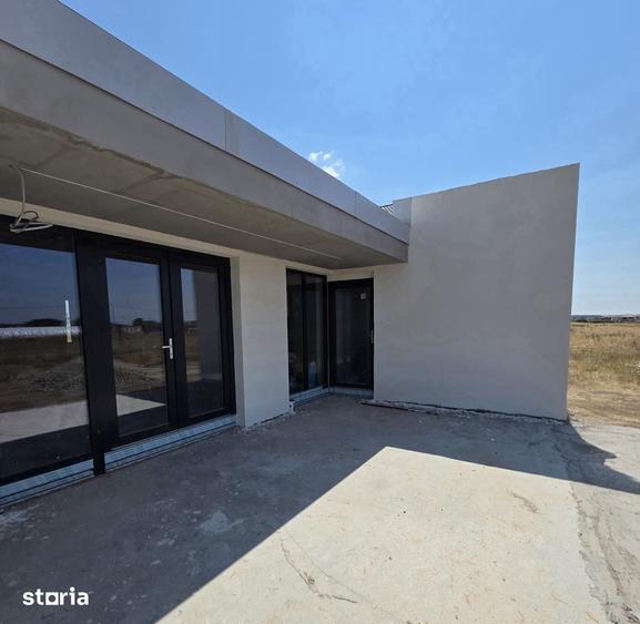 Casă cu 3 camere cu Teren 502 Mp în Sânmartin