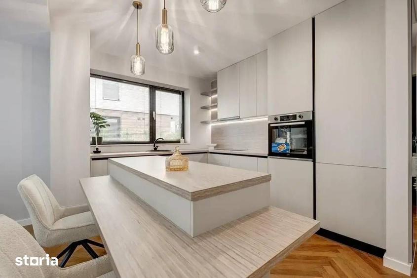 Casă cu 4 camere cu Teren 240 Mp în Tunari