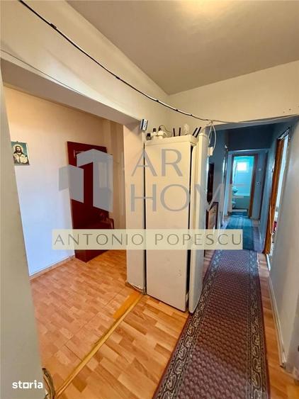 Apartament cu 4 camere decomandat în Malu Roșu