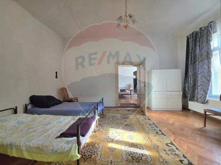 Casă cu 4 camere cu Teren 332 Mp în Ultracentral