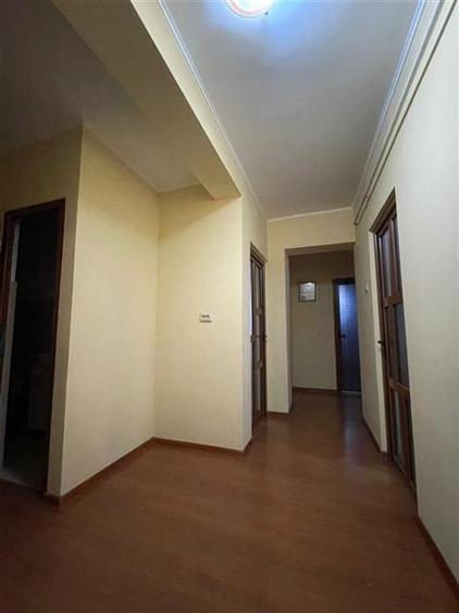 Apartament cu 3 camere decomandat, mobilat în Ultracentral