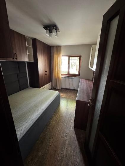 Apartament cu 4 camere semidecomandat, mobilat în Ostroveni
