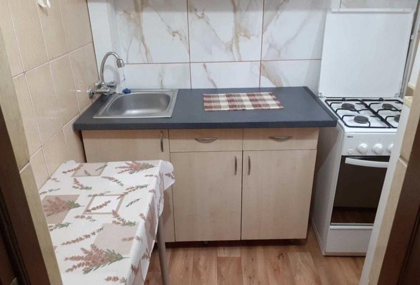 Garsonieră decomandată în Confecții
