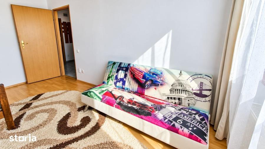 Apartament cu 2 camere decomandat în Podul de Piatră