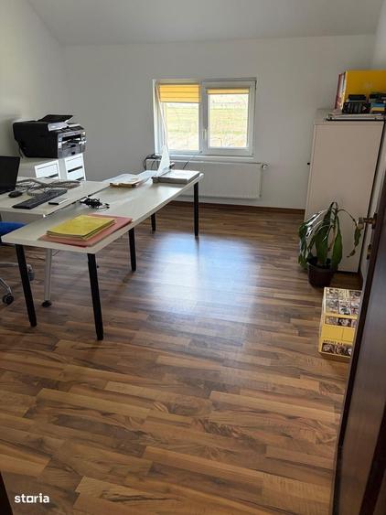 Casă cu 4 camere cu Teren 400 Mp în Florești