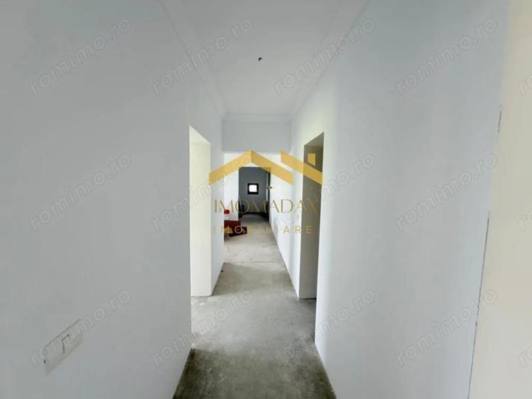 Apartament cu 3 camere decomandat în Moșnița Veche