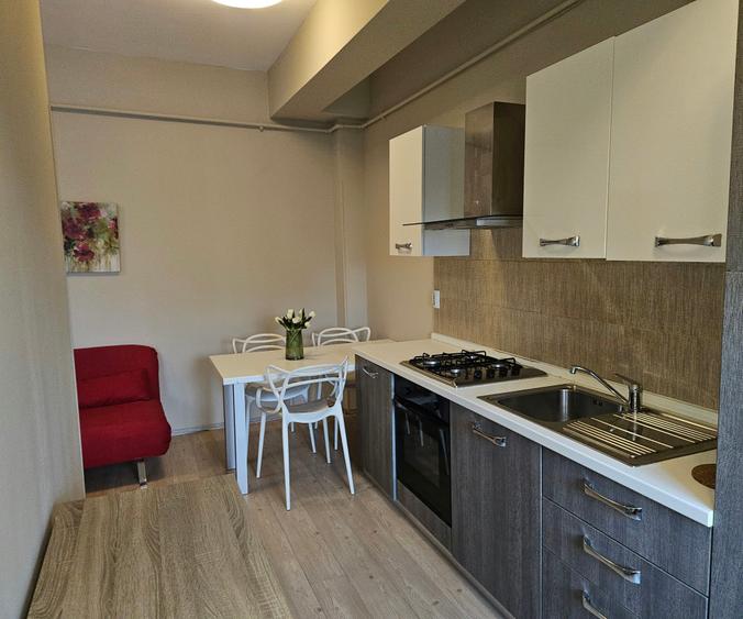Apartament cu 2 camere semidecomandat în Mihai Bravu
