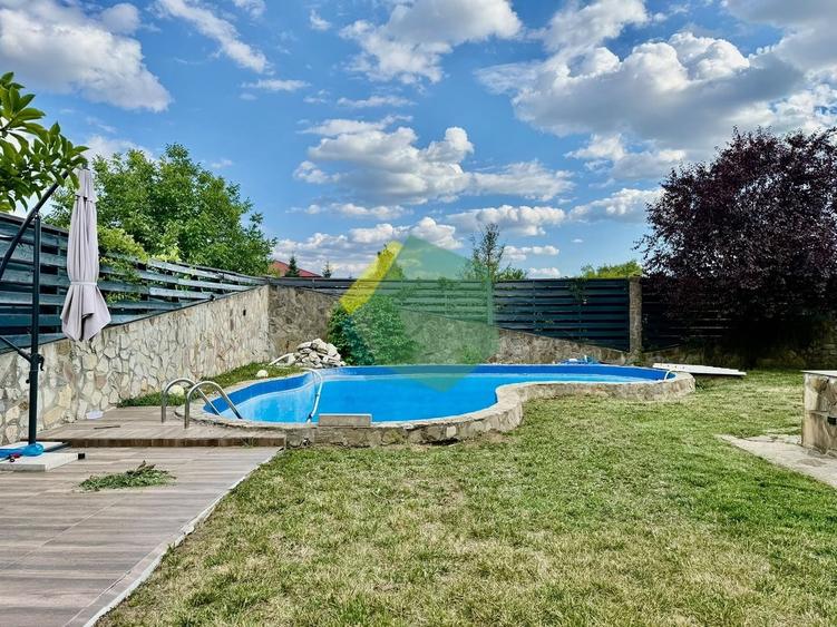 Duplex cu 5 camere cu Piscina în Ferme