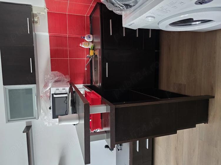 Garsonieră decomandată în Romană