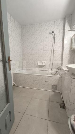 Apartament cu 4 camere decomandat în Burdujeni