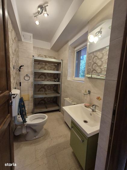 Casă cu 4 camere în Roua