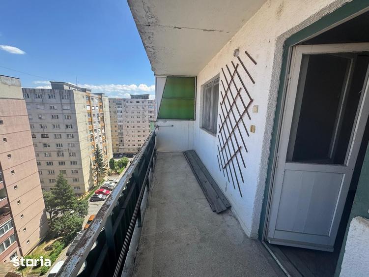 Apartament cu 4 camere în Vasile Aaron