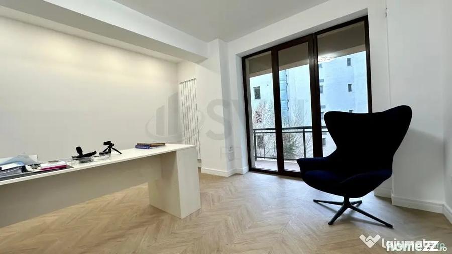Apartament cu 4 camere decomandat în Arcul de Triumf