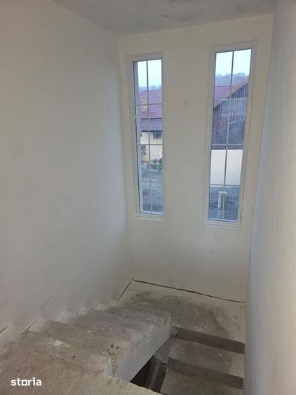 Casă cu 4 camere cu Teren 407 Mp în Țițești