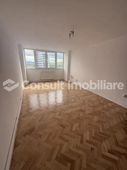 Apartament cu 3 camere semidecomandat în Mănăștur