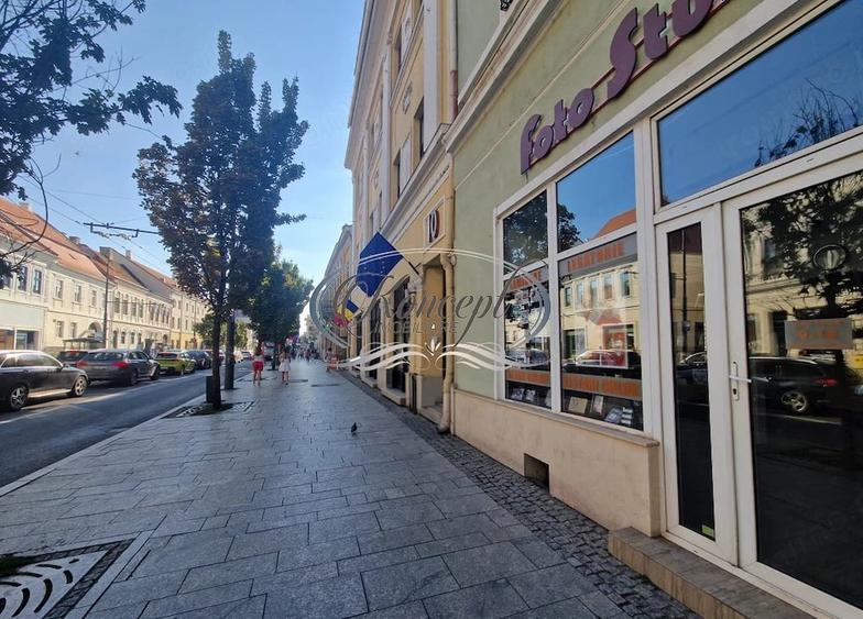 Spațiu comercial, de 100 mp, în Central