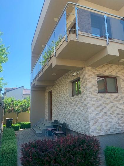 Casă individuală cu 5 camere cu Teren 176 Mp în Sărari