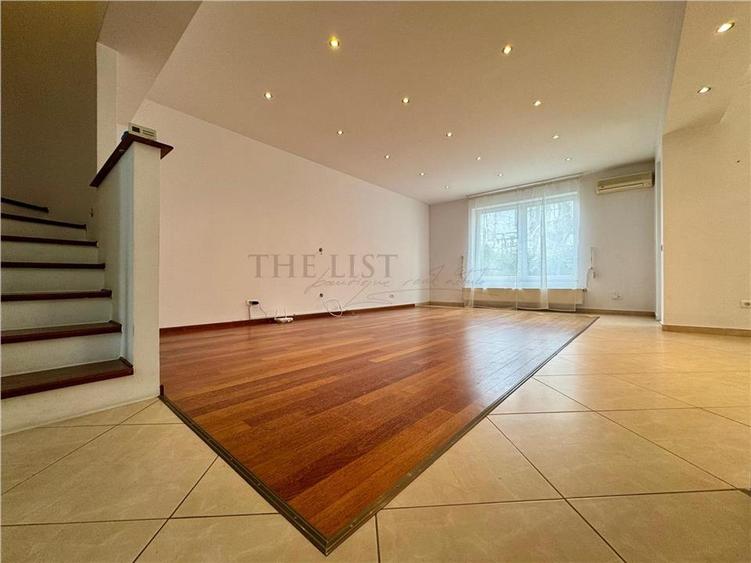 Duplex cu 5 camere cu Piscina în Iancu Nicolae