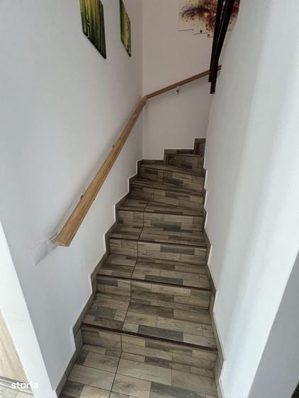 Casă cu 4 camere decomandat în Central