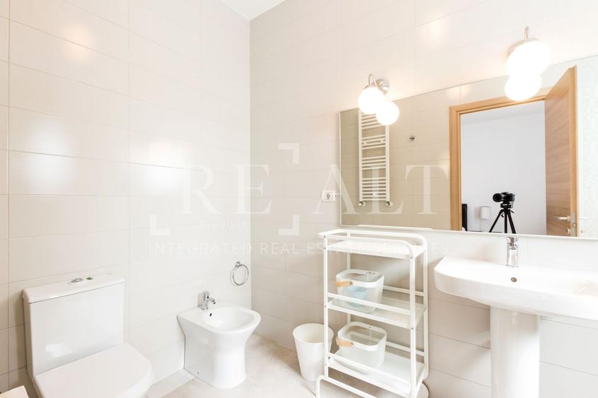 Apartament cu 3 camere decomandat, mobilat în Barbu Văcărescu