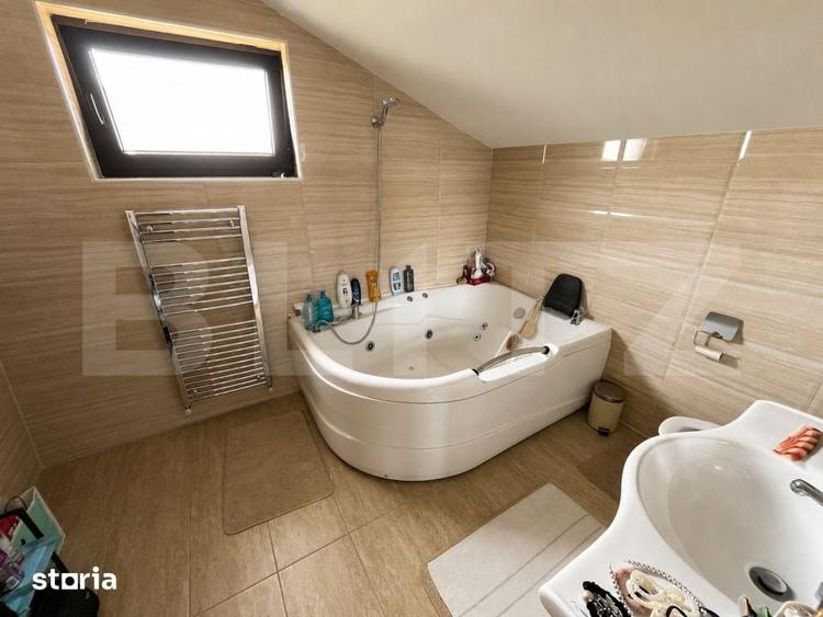 Casă cu 4 camere cu Teren 740 Mp în Luna