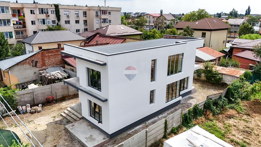 Casă individuală cu 5 camere cu Teren 400 Mp în Ultracentral