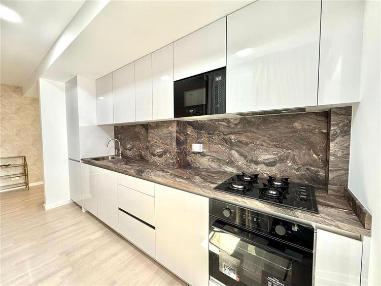 Apartament cu 3 camere decomandat în Gheorghe Doja