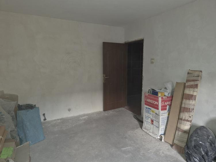 De vanzare apartament 2 camere decomandat? 54 mp, bl. C4, sc. 1, et. 3 - 1